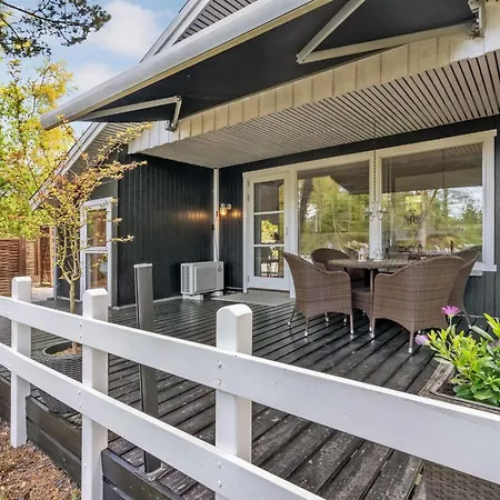 Dom wakacyjny Eweline - 75m From The Sea By Interhome Gedser