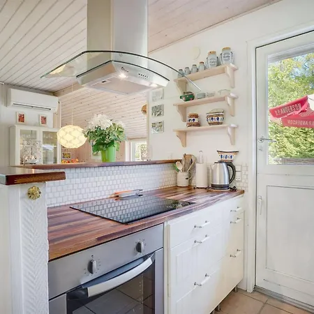 Eweline - 75m From The Sea By Interhome *