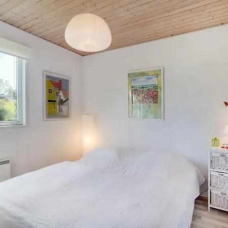 Eweline - 75m From The Sea By Interhome